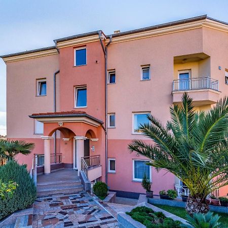 Istriensonne - Apartments Veruda Mit Grillterrasse Pula Bagian luar foto