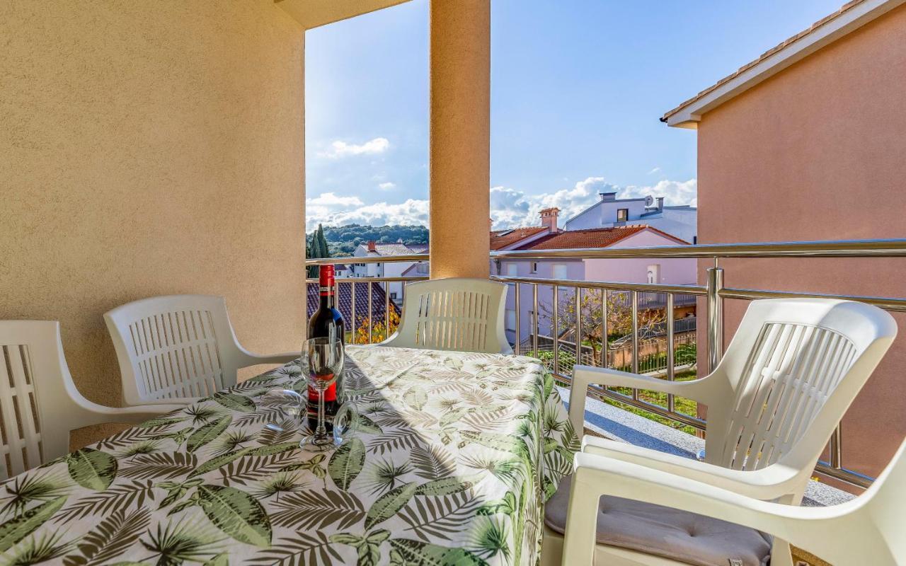 Istriensonne - Apartments Veruda Mit Grillterrasse Pula Bagian luar foto