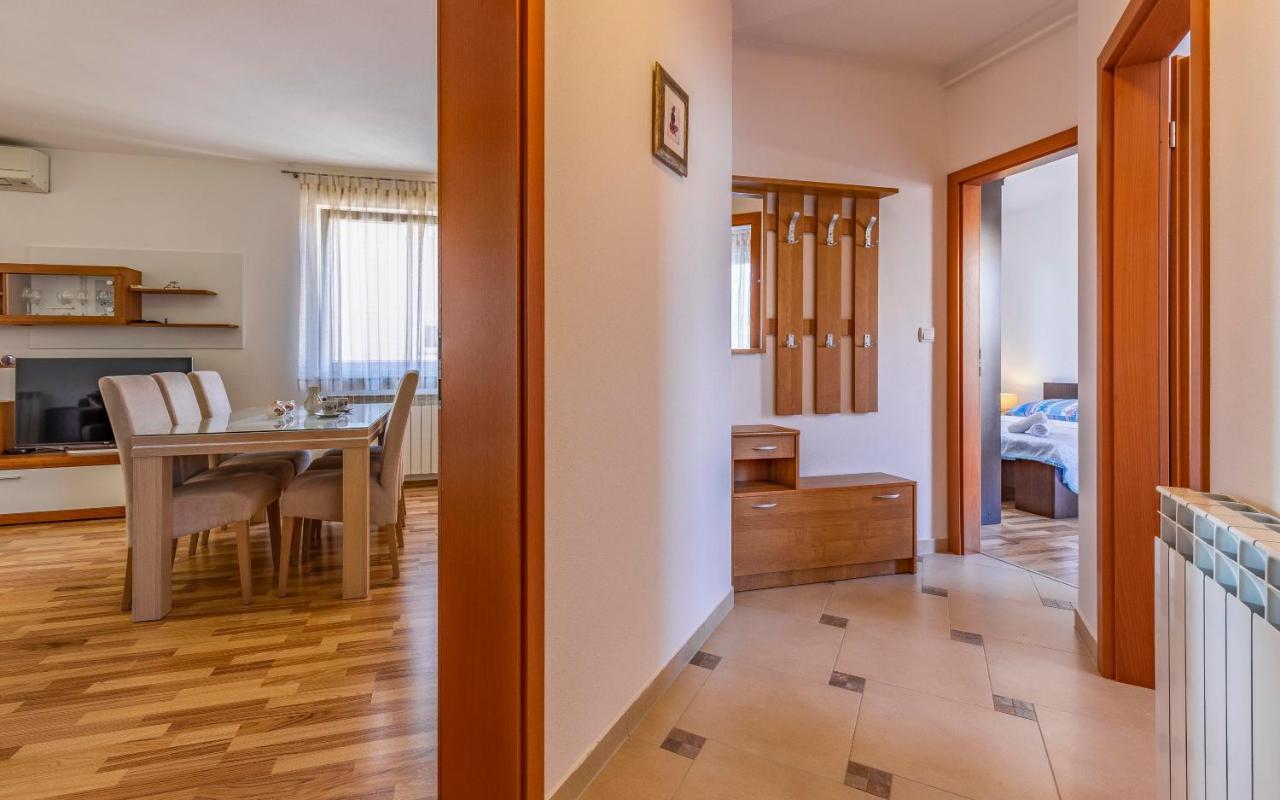 Istriensonne - Apartments Veruda Mit Grillterrasse Pula Bagian luar foto
