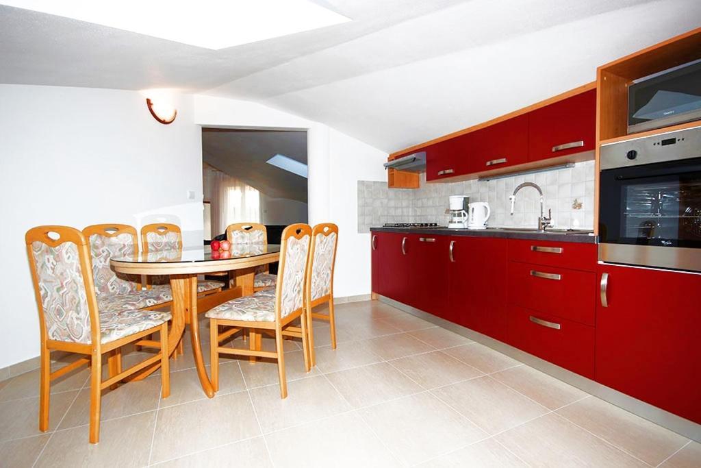 Istriensonne - Apartments Veruda Mit Grillterrasse Pula Bagian luar foto